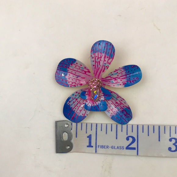 Betsey Johnson flower earrings, L, NIB - Picture 4 of 7